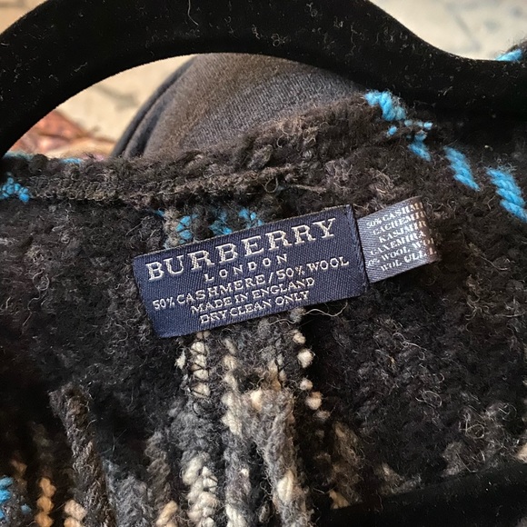 Burberry Plaid Poncho - Picture 4 of 4
